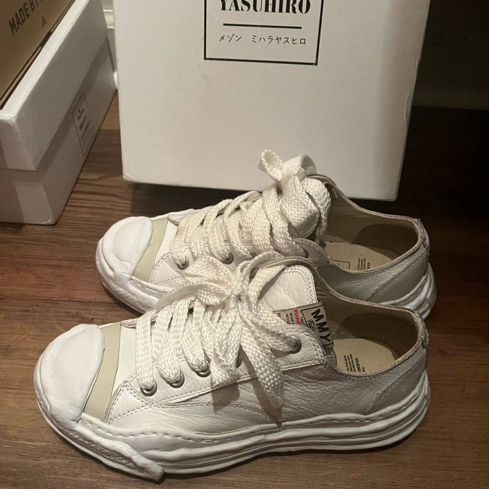 Maison Mihara Yashiro Leather White Hank